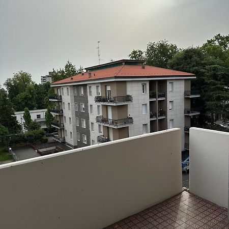 Olimpia House - Camere Accoglienti In Posizione Strategica เรจโจเอมิเลีย ภายนอก รูปภาพ