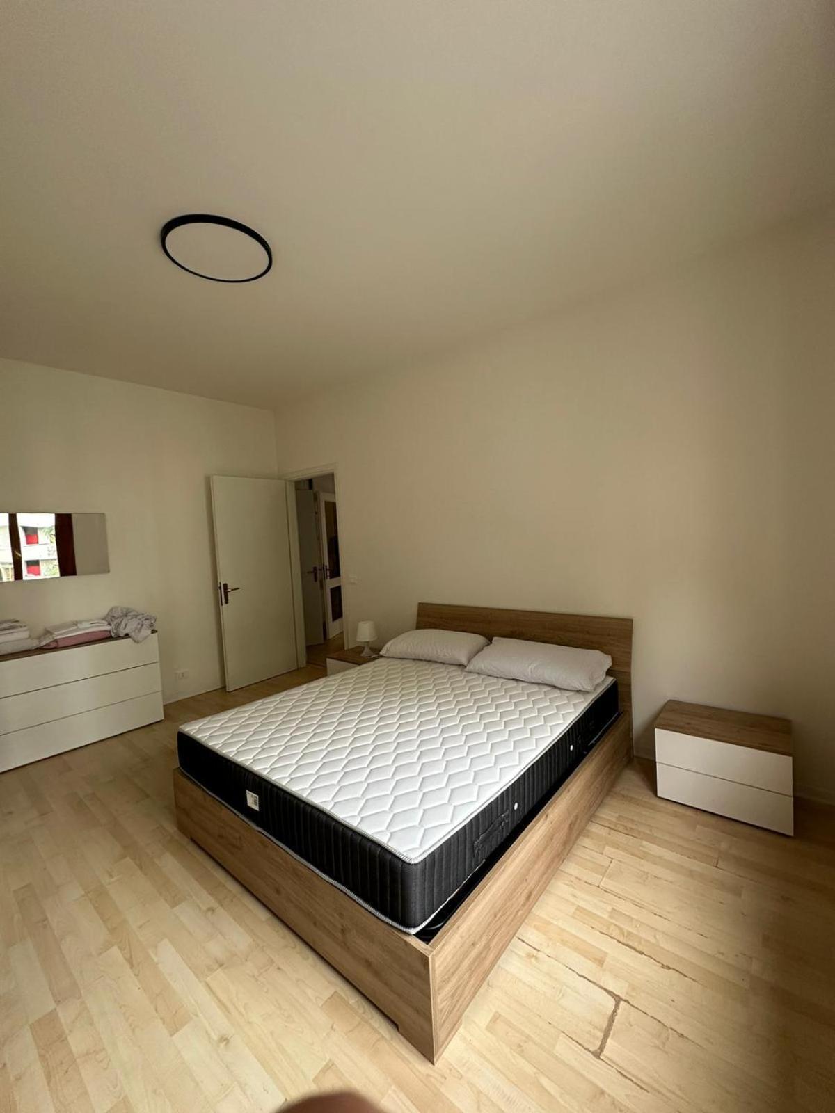 Olimpia House - Camere Accoglienti In Posizione Strategica เรจโจเอมิเลีย ภายนอก รูปภาพ