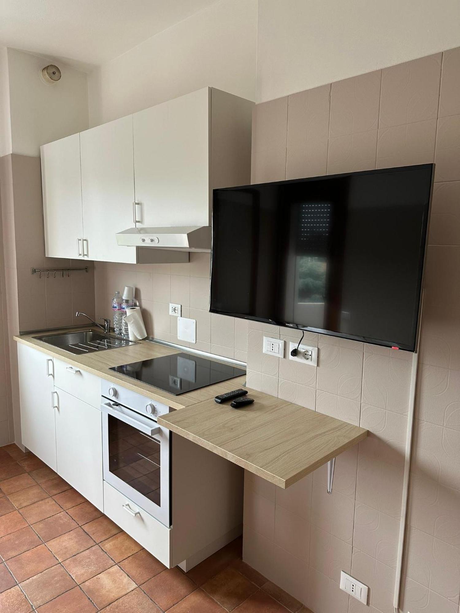 Olimpia House - Camere Accoglienti In Posizione Strategica เรจโจเอมิเลีย ภายนอก รูปภาพ