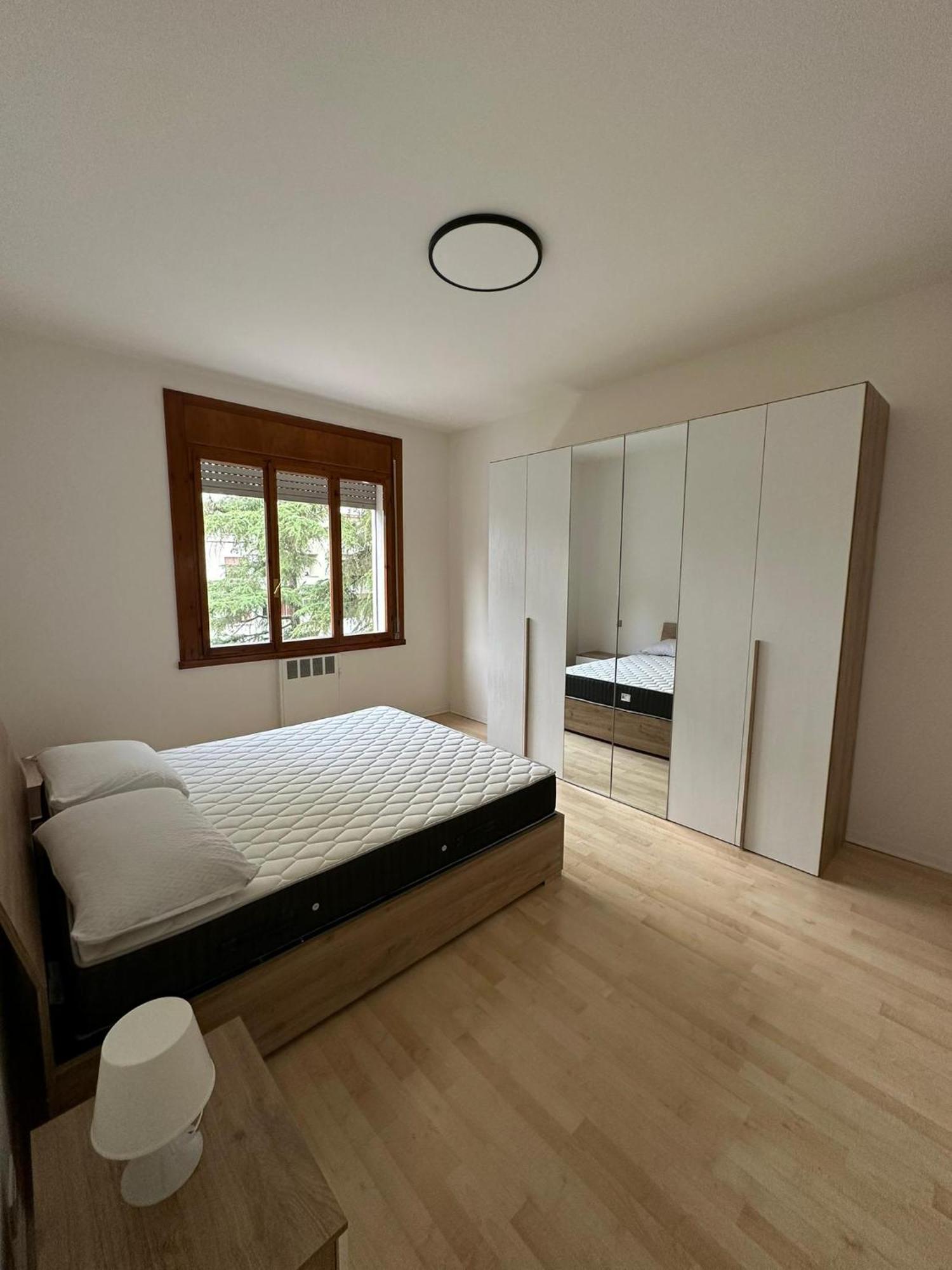 Olimpia House - Camere Accoglienti In Posizione Strategica เรจโจเอมิเลีย ภายนอก รูปภาพ