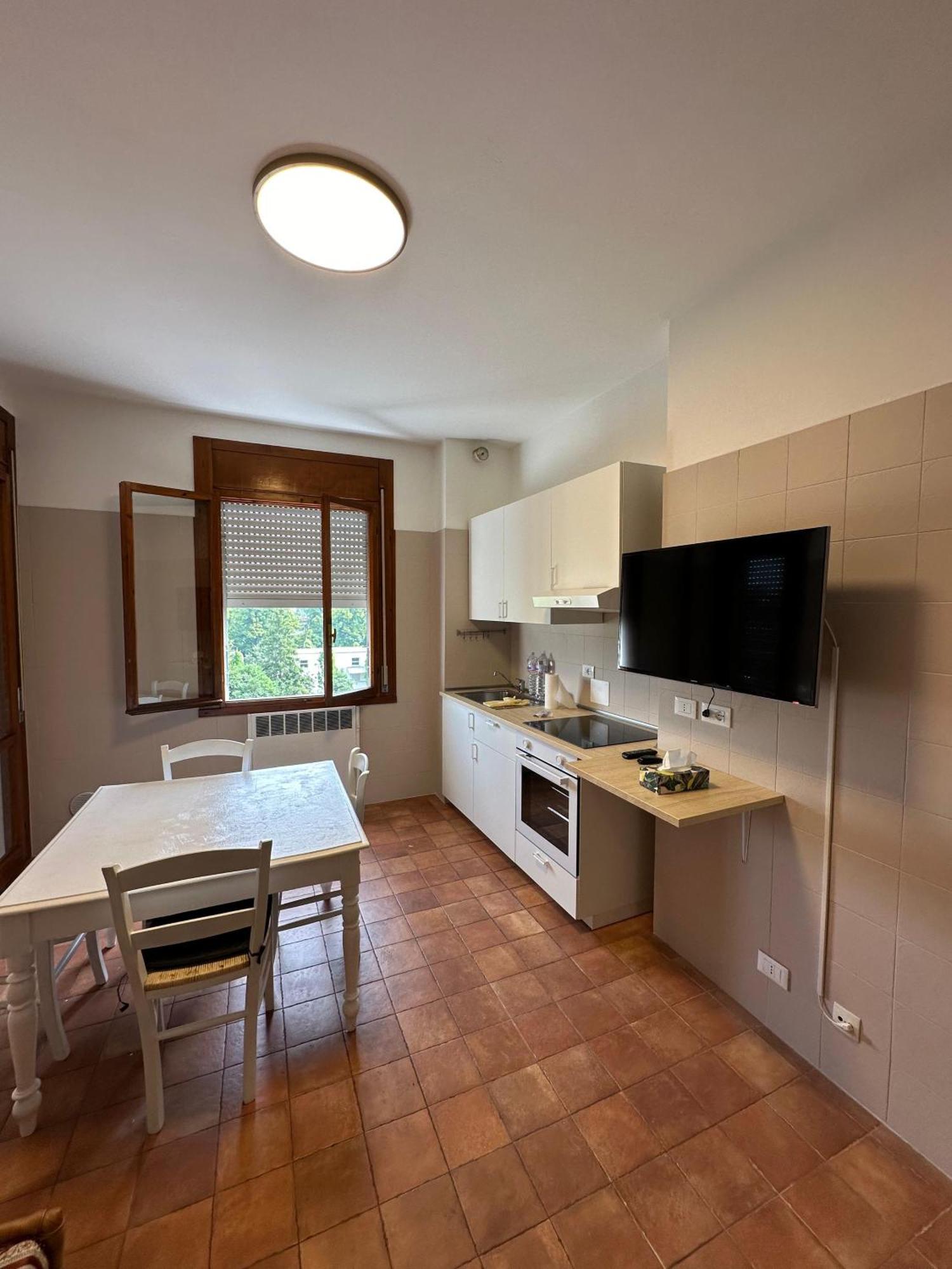 Olimpia House - Camere Accoglienti In Posizione Strategica เรจโจเอมิเลีย ภายนอก รูปภาพ